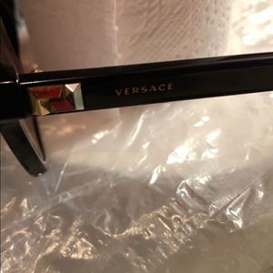 Meet your Posher, Don